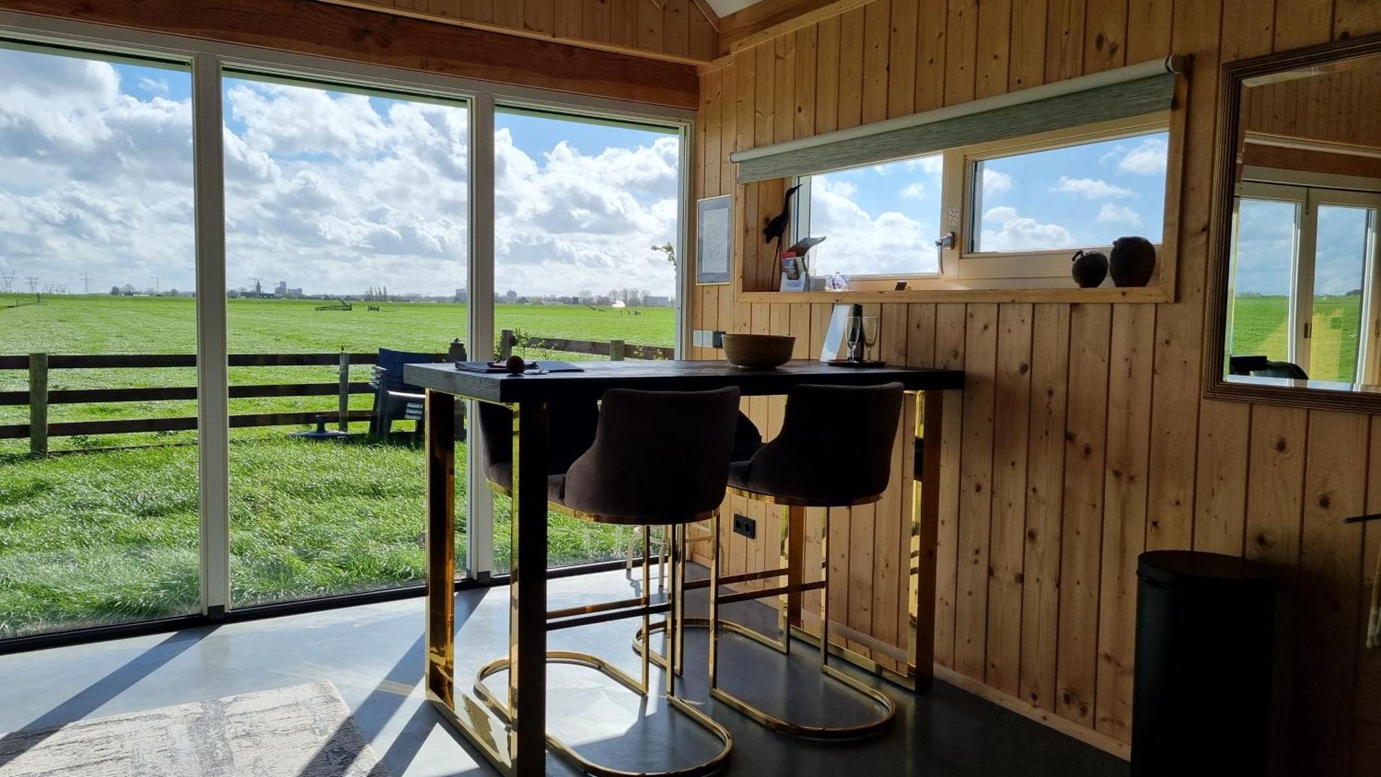 Farmers Lodge, A With A Skyline View In Rural Amesterdão